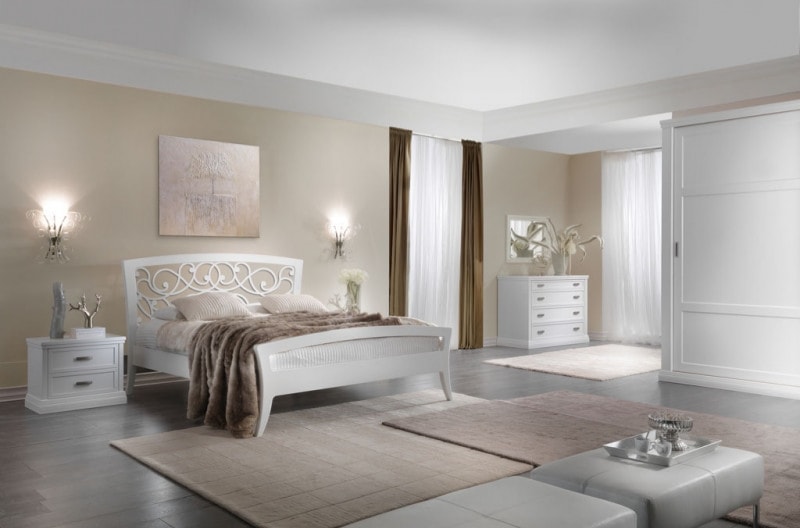 Camera classica contemporanea Emmestile - letto elegante e arredi raffinati